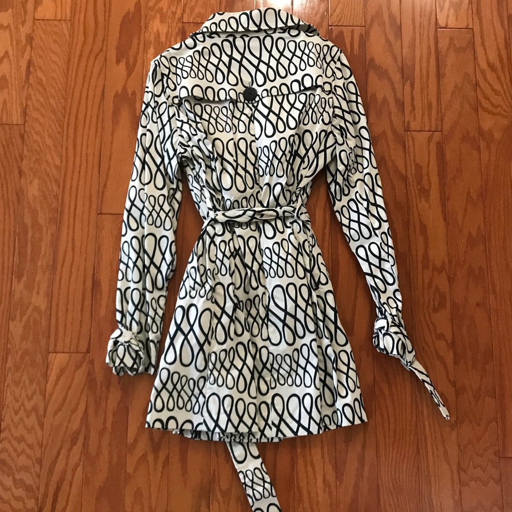 Patterned Trench Coat - image 5